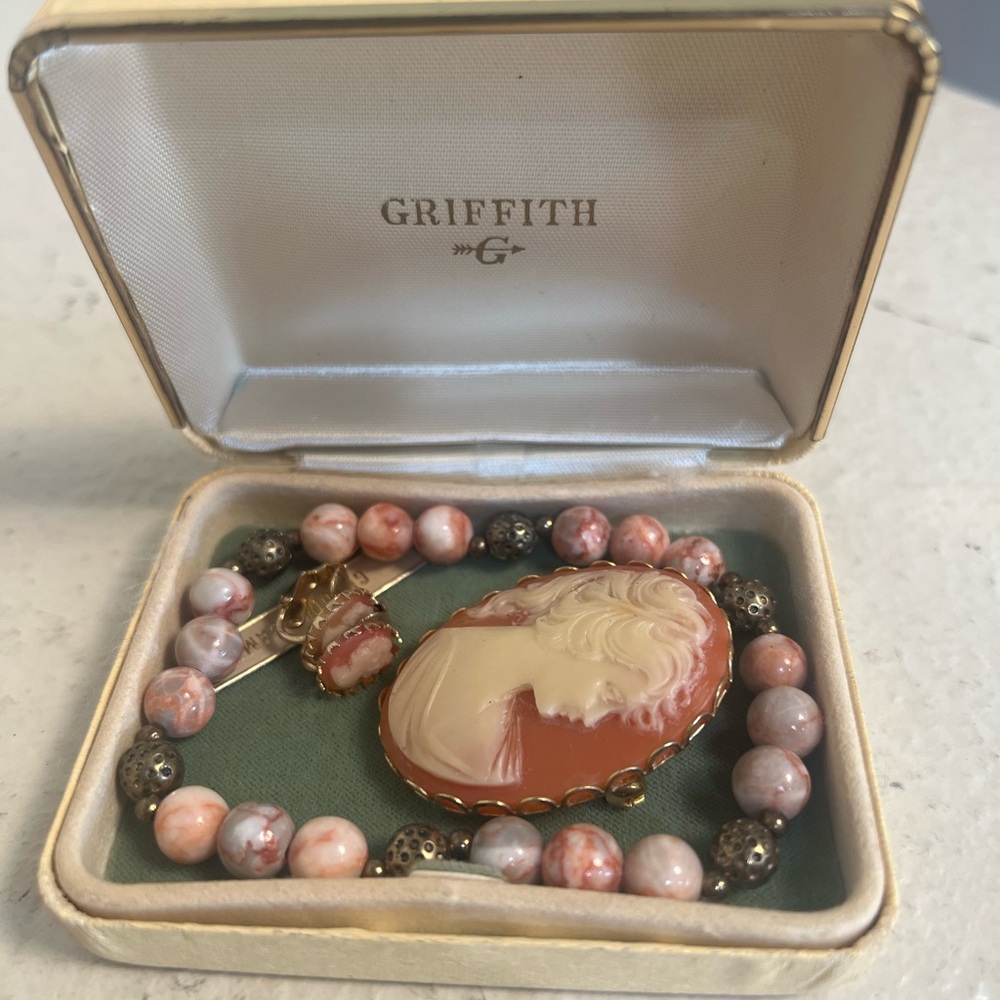 vintage Griffith cameo‎ bracelet Earrings and brooch set